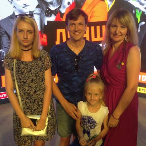 Вячеслав мясников фото с семьей
